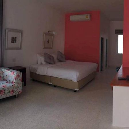 Hotel Meet The Sea Khlong Yai Esterno foto